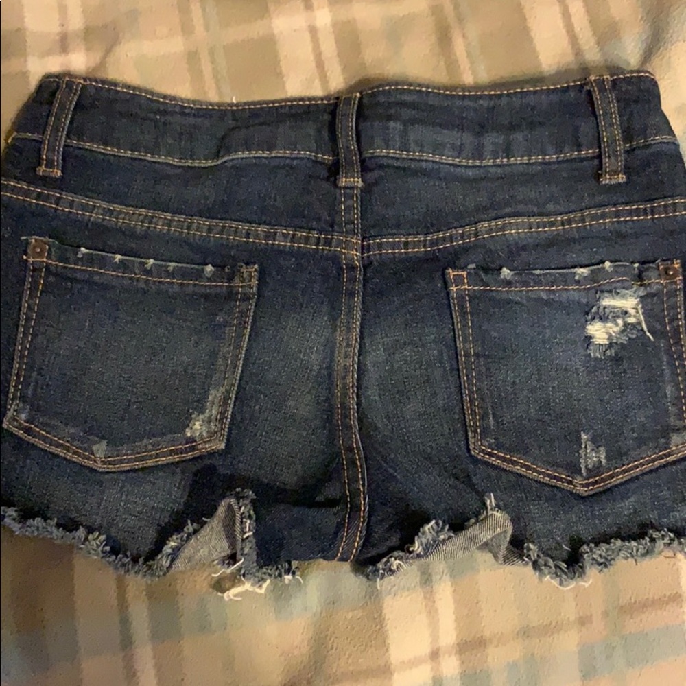 Shorts - Picture 3 of 3